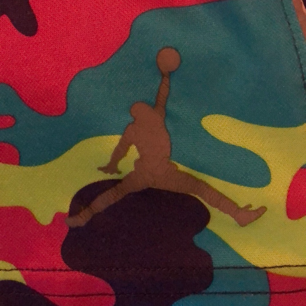NIKE camo b-ball shorts, XL